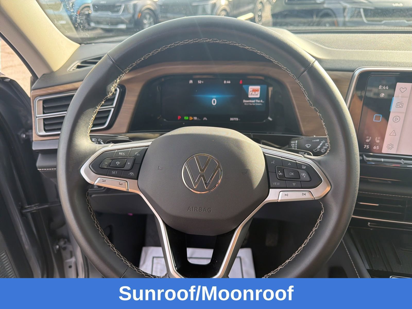 Used 2025 Volkswagen Atlas SE AWD/4WD image 13