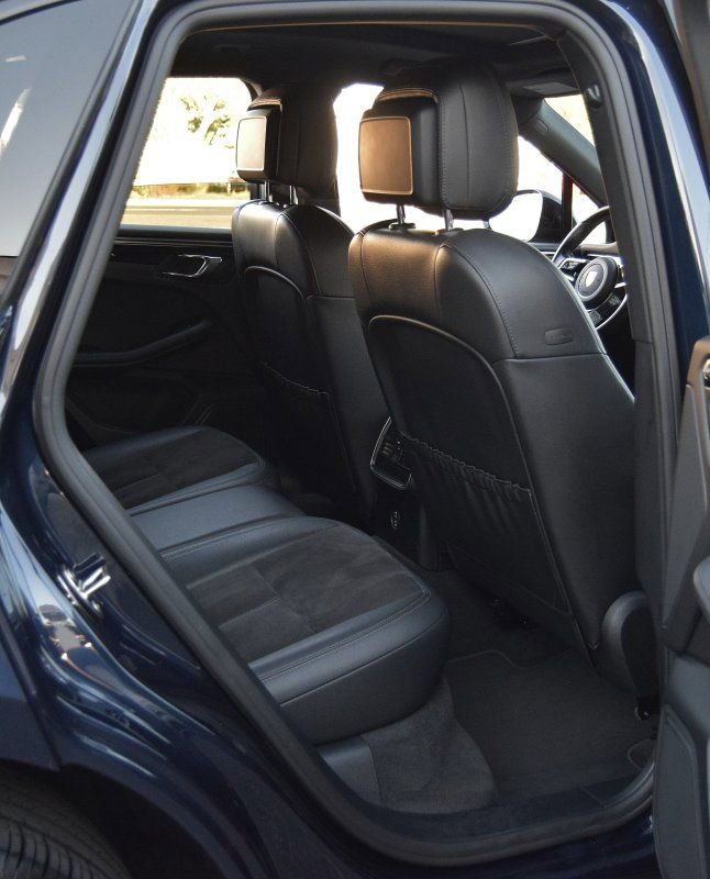 Used 2020 Porsche Macan image 32