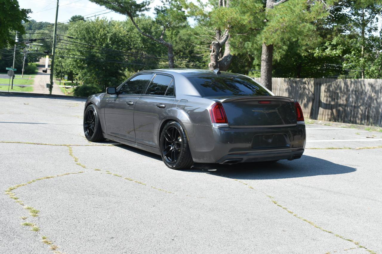 Used 2017 Chrysler 300 S w/ 300S Premium Group 2 w/2_L RWD image 4
