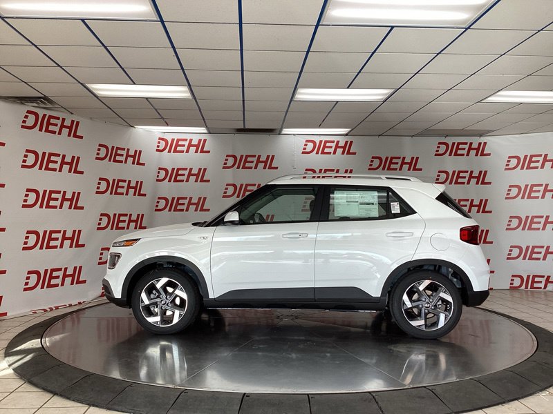 New 2026 Hyundai Venue SEL FWD image 4