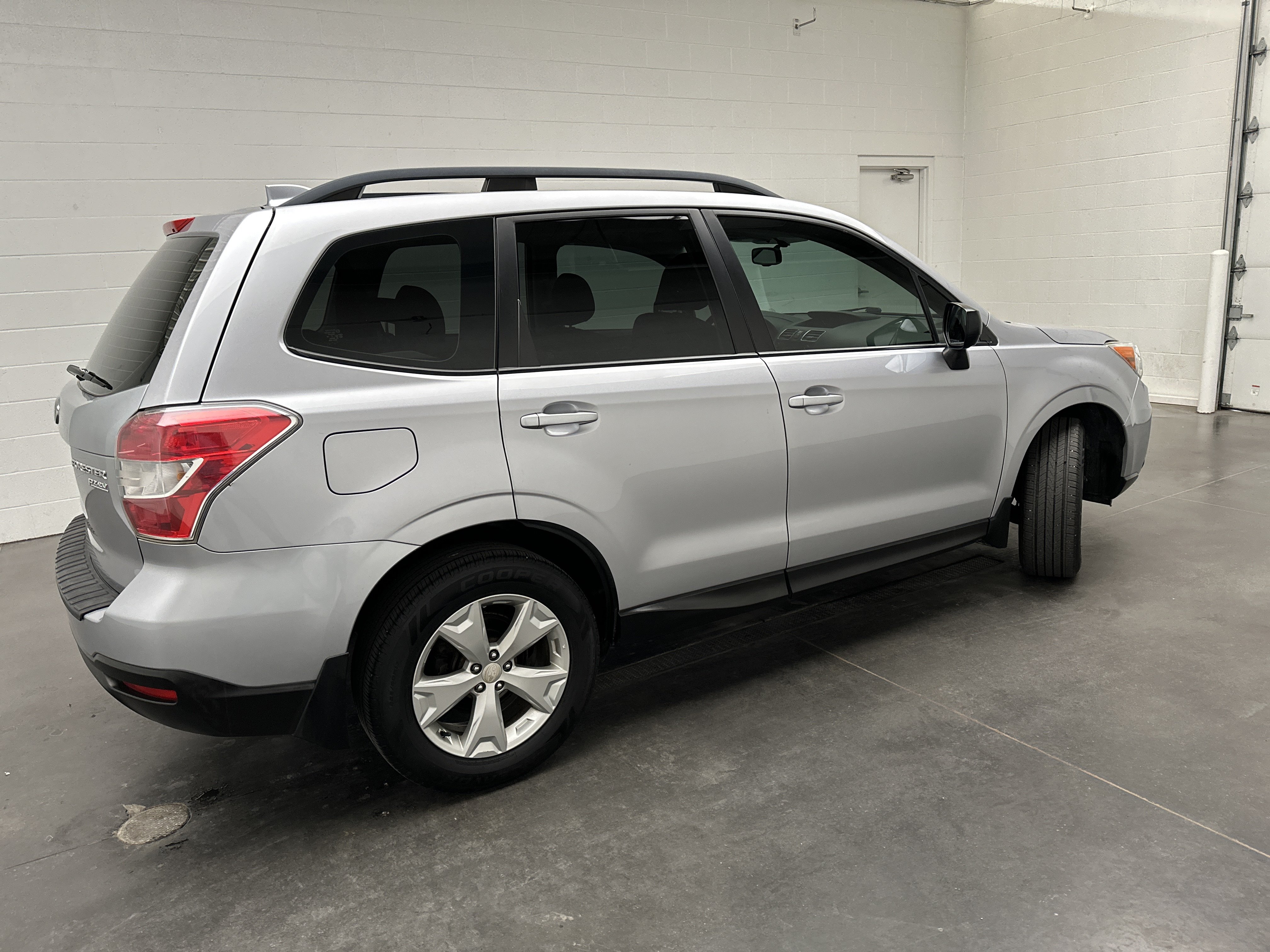 Used 2016 Subaru Forester 2.5i w/ Alloy Wheel Package AWD/4WD image 8