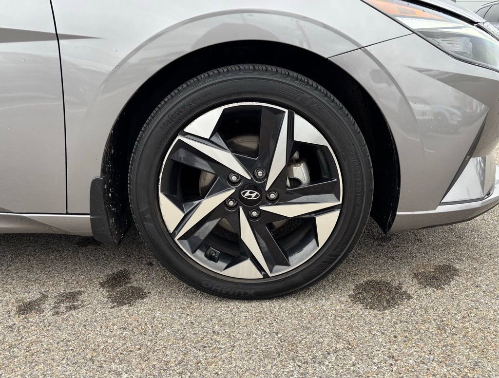 Used 2023 Hyundai Elantra SEL w/ Convenience Package FWD image 30