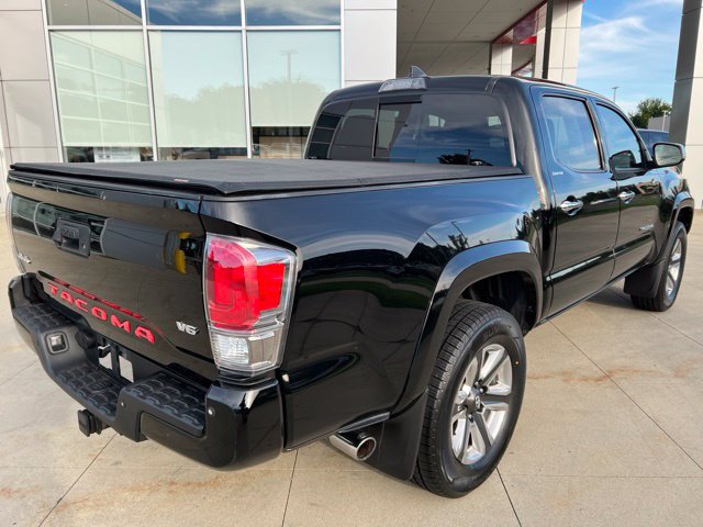 Used 2017 Toyota Tacoma Limited w/ Tow Package AWD/4WD image 7