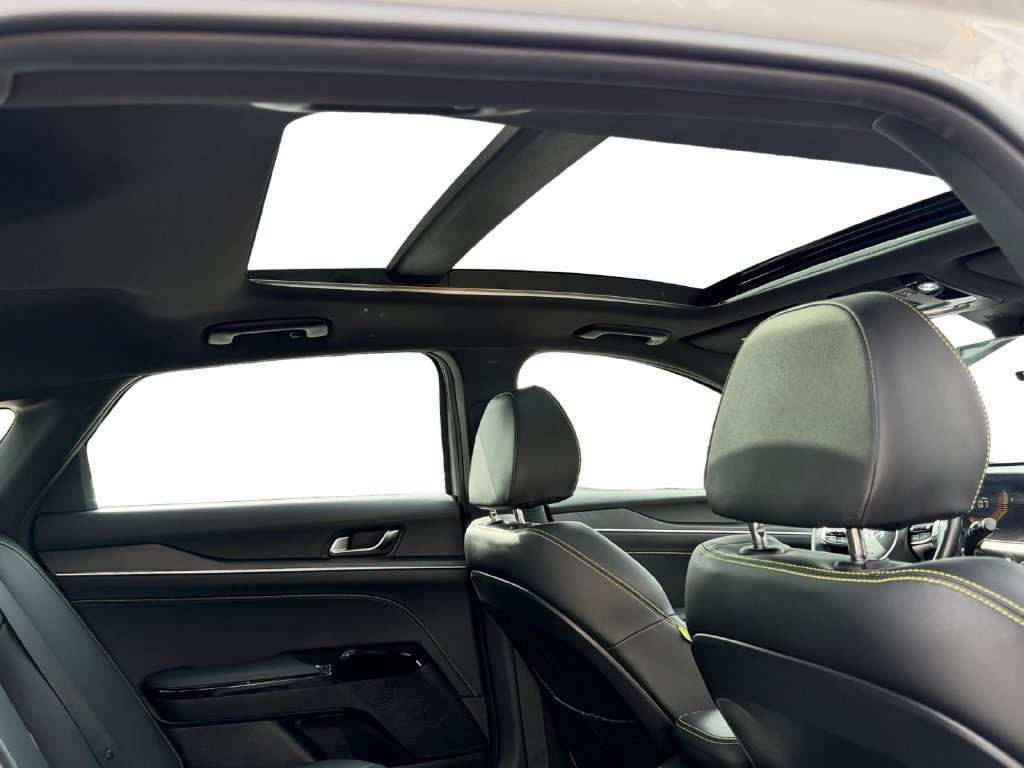 Certified 2025 Kia K5 GT FWD image 7