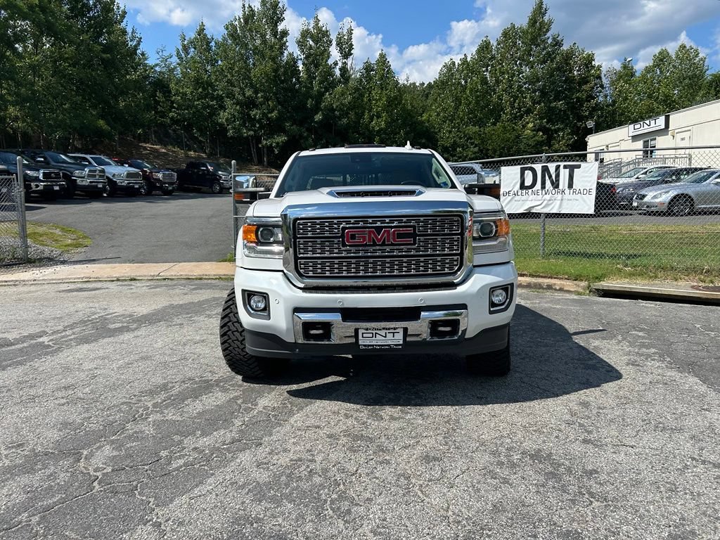 Used 2019 GMC Sierra 2500 Denali w/ Duramax Plus Package AWD/4WD image 7