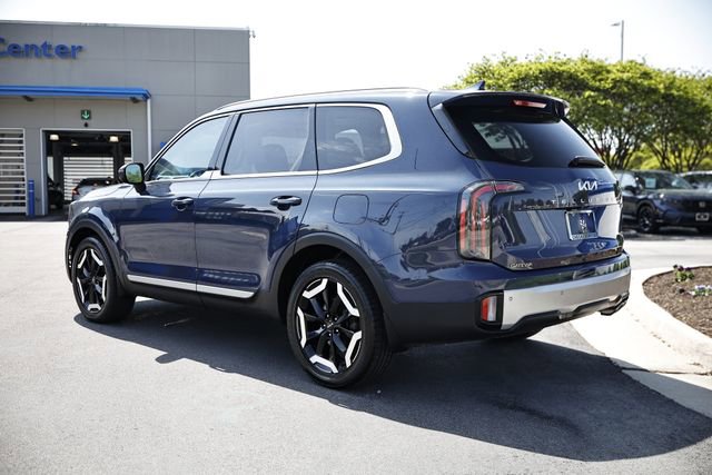 Used 2024 Kia Telluride EX w/ EX Captain's Chair Package AWD/4WD image 5