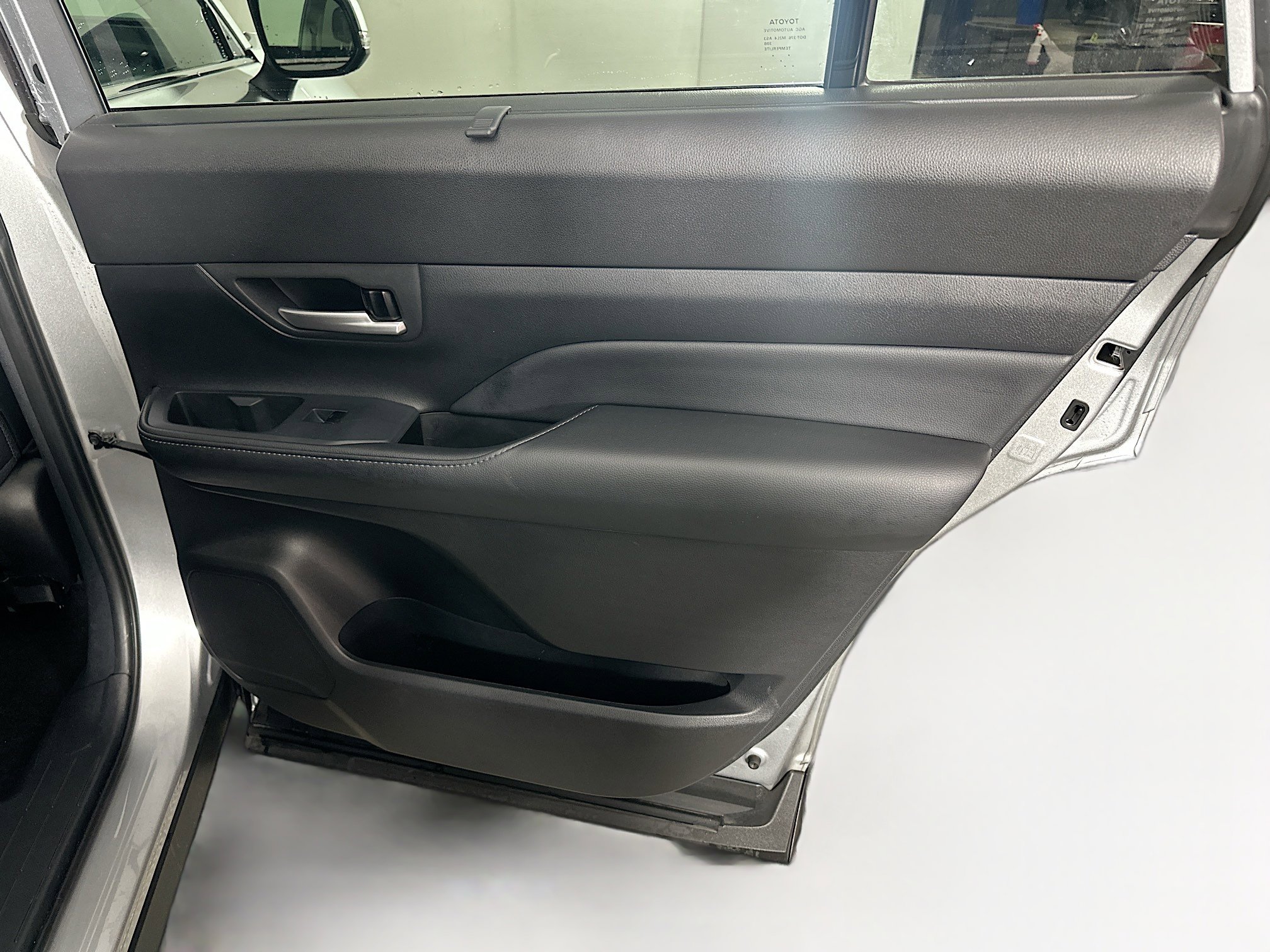 Used 2025 Toyota Grand Highlander FWD image 33