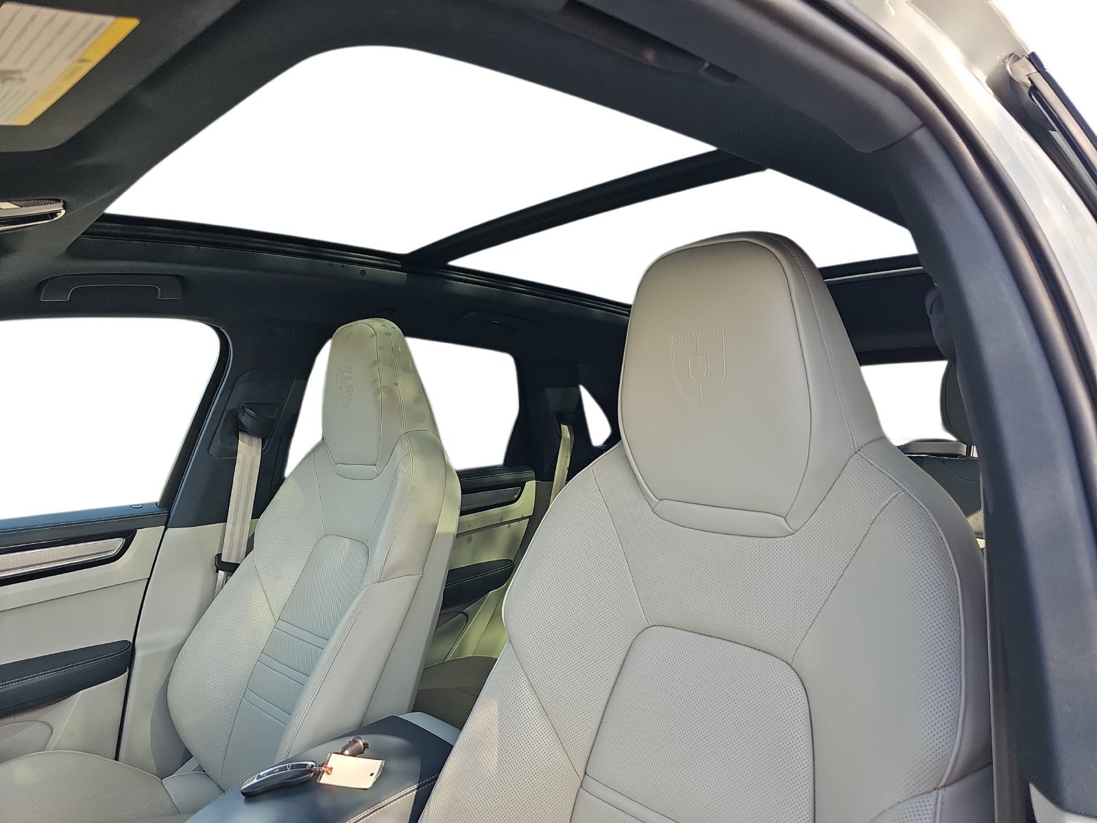 Used 2023 Porsche Cayenne S Platinum AWD/4WD image 29