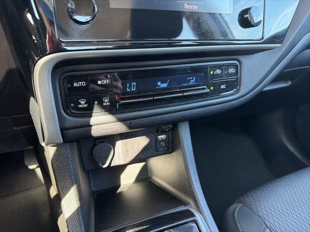 Used 2019 Toyota Corolla LE FWD image 18