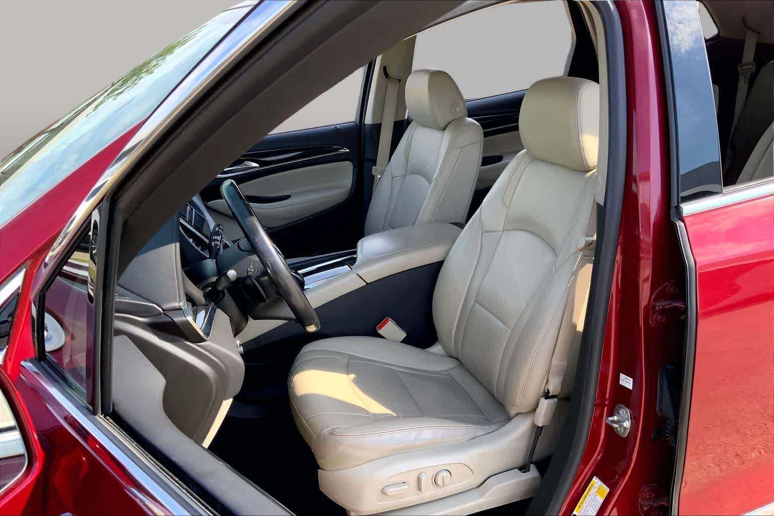 Used 2020 Buick Enclave Essence w/ LPO, Touring Package FWD image 8