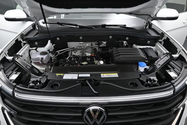 Used 2024 Volkswagen Atlas Cross Sport SE AWD/4WD image 36
