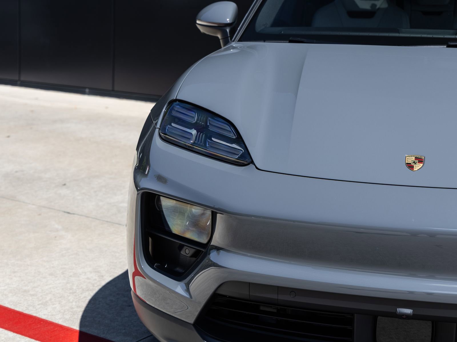 New 2025 Porsche Macan 4S Electric AWD/4WD image 19