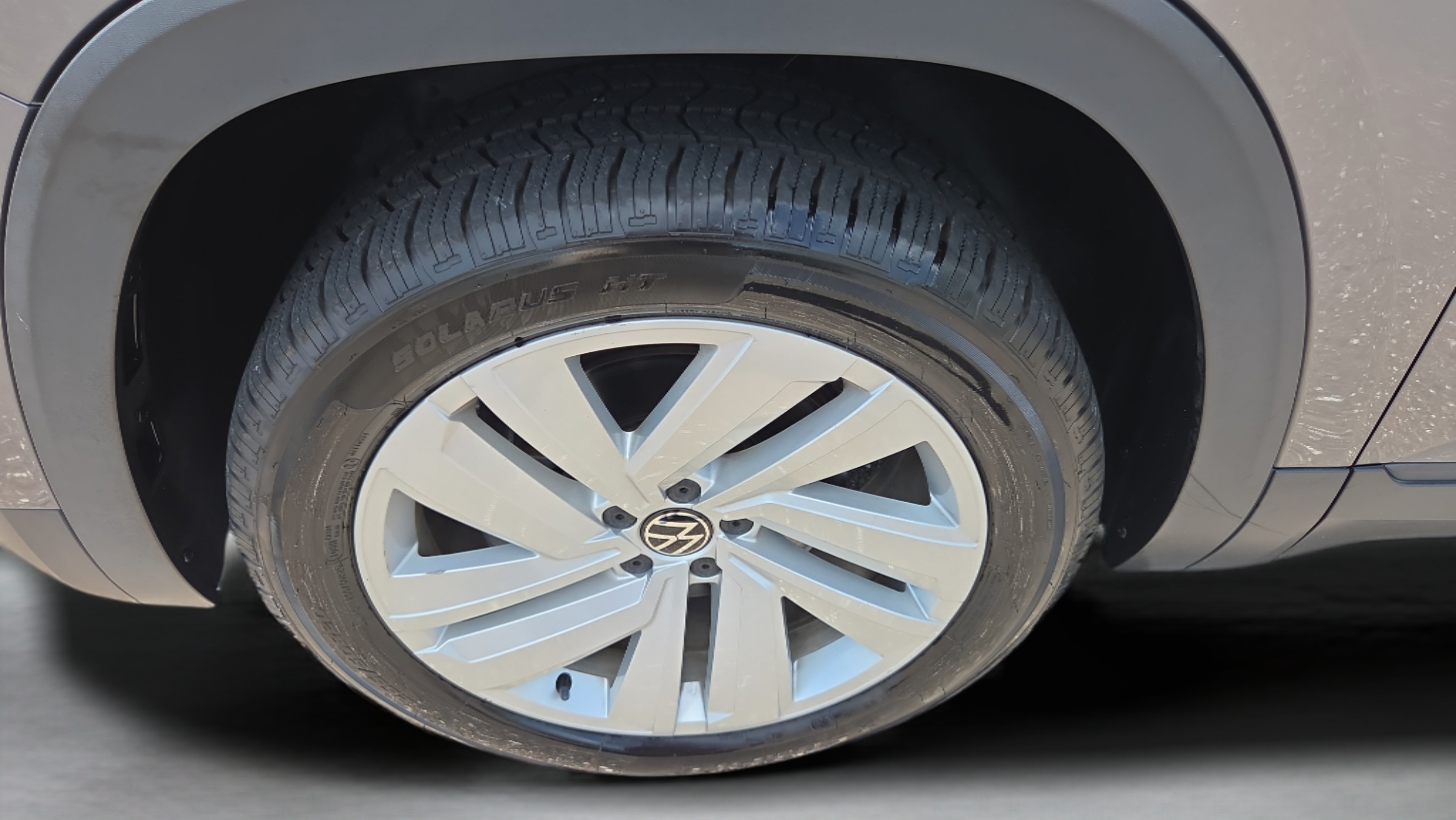 Used 2021 Volkswagen Atlas Cross Sport SE w/ Panoramic Sunroof Package FWD image 30