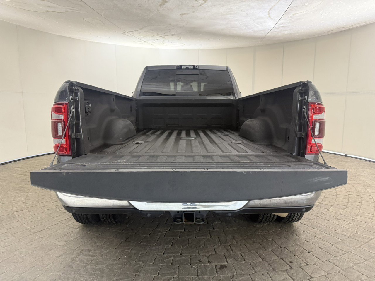 Used 2022 RAM 3500 Laramie image 9