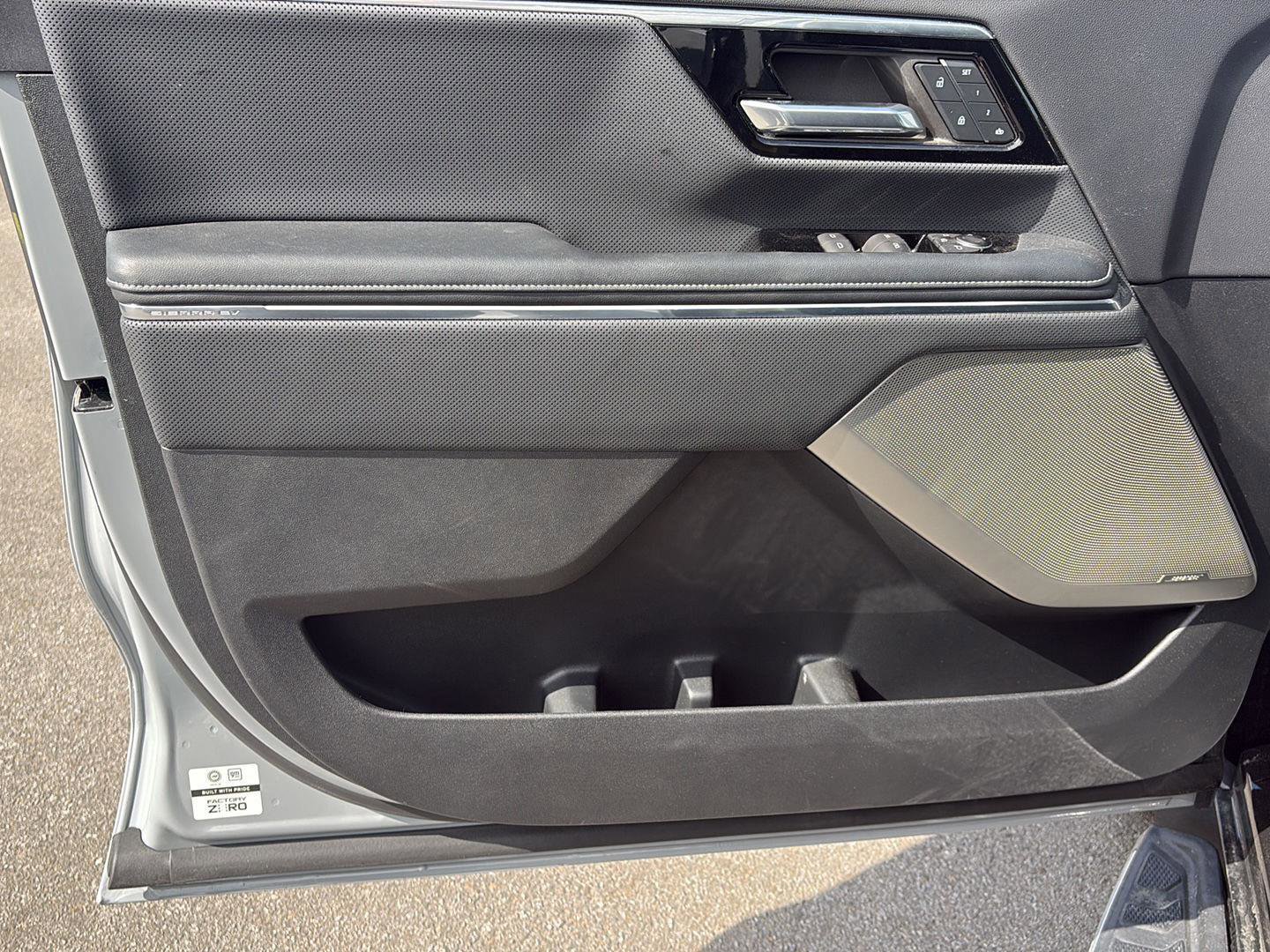 Used 2024 GMC Sierra EV Denali image 15