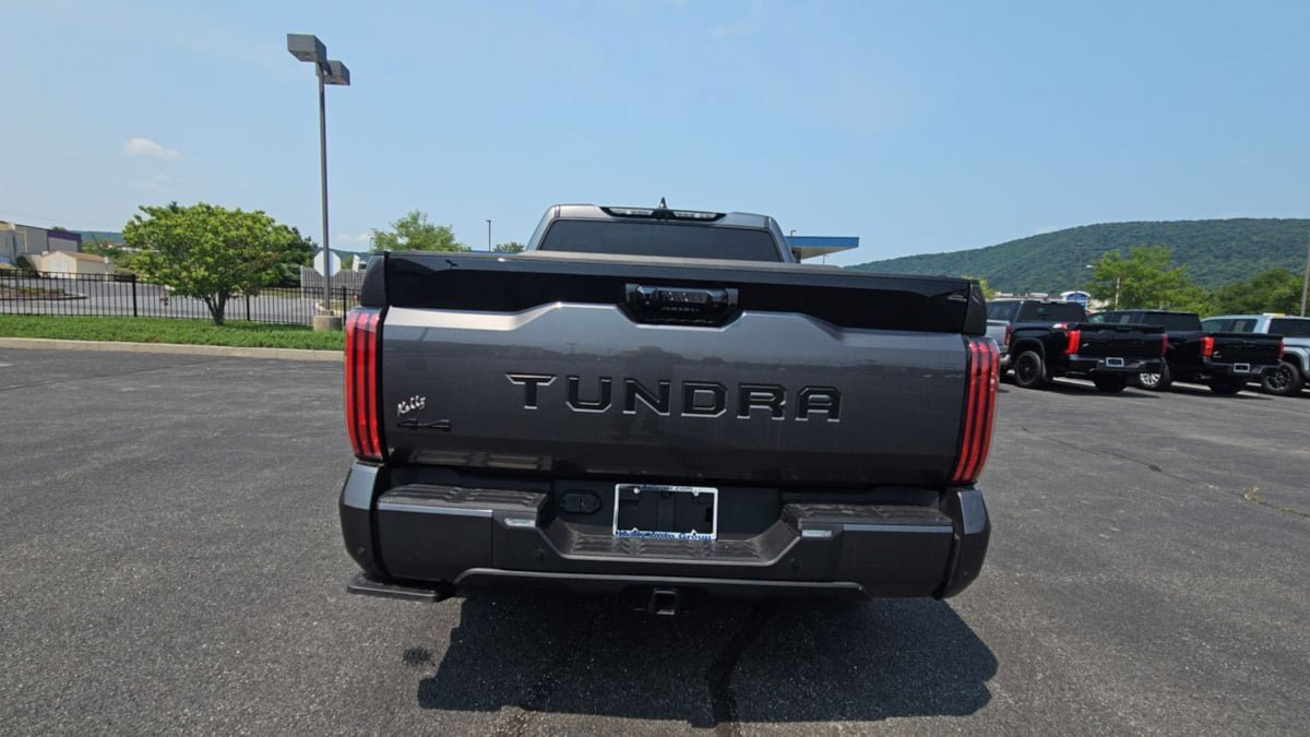 Used 2024 Toyota Tundra Platinum AWD/4WD image 4