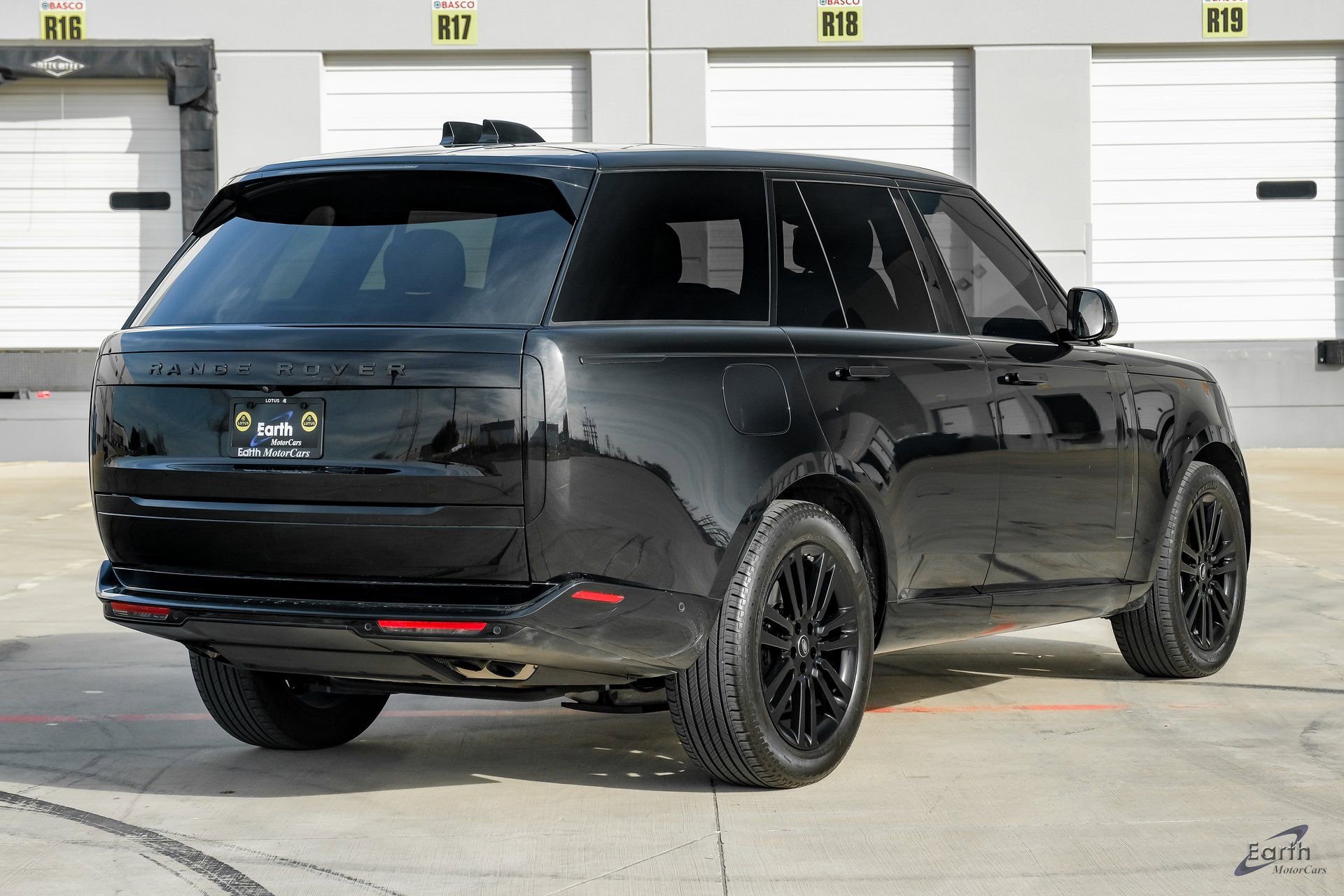 Used 2024 Land Rover Range Rover SE image 16