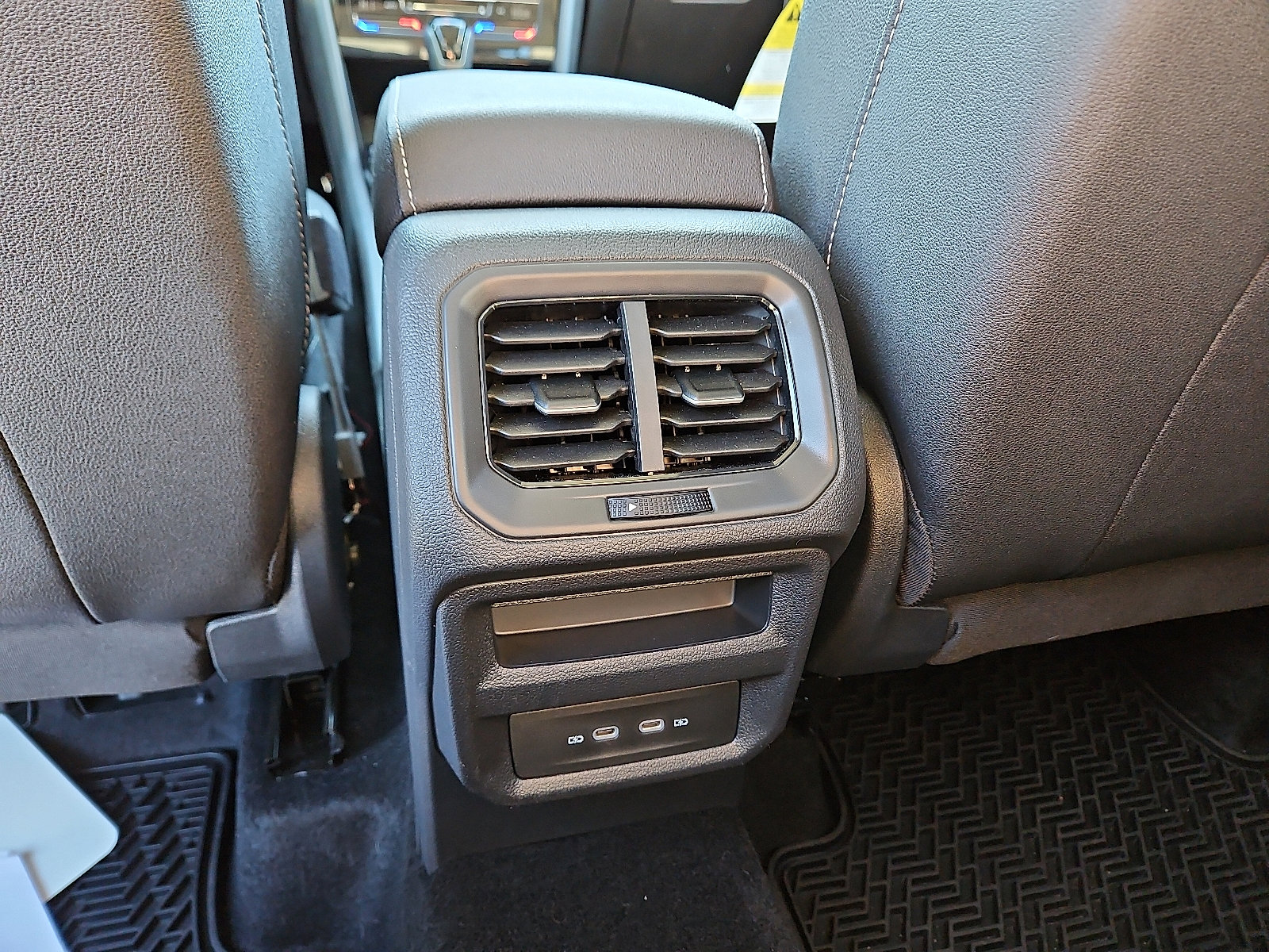 New 2026 Volkswagen Taos SE image 7