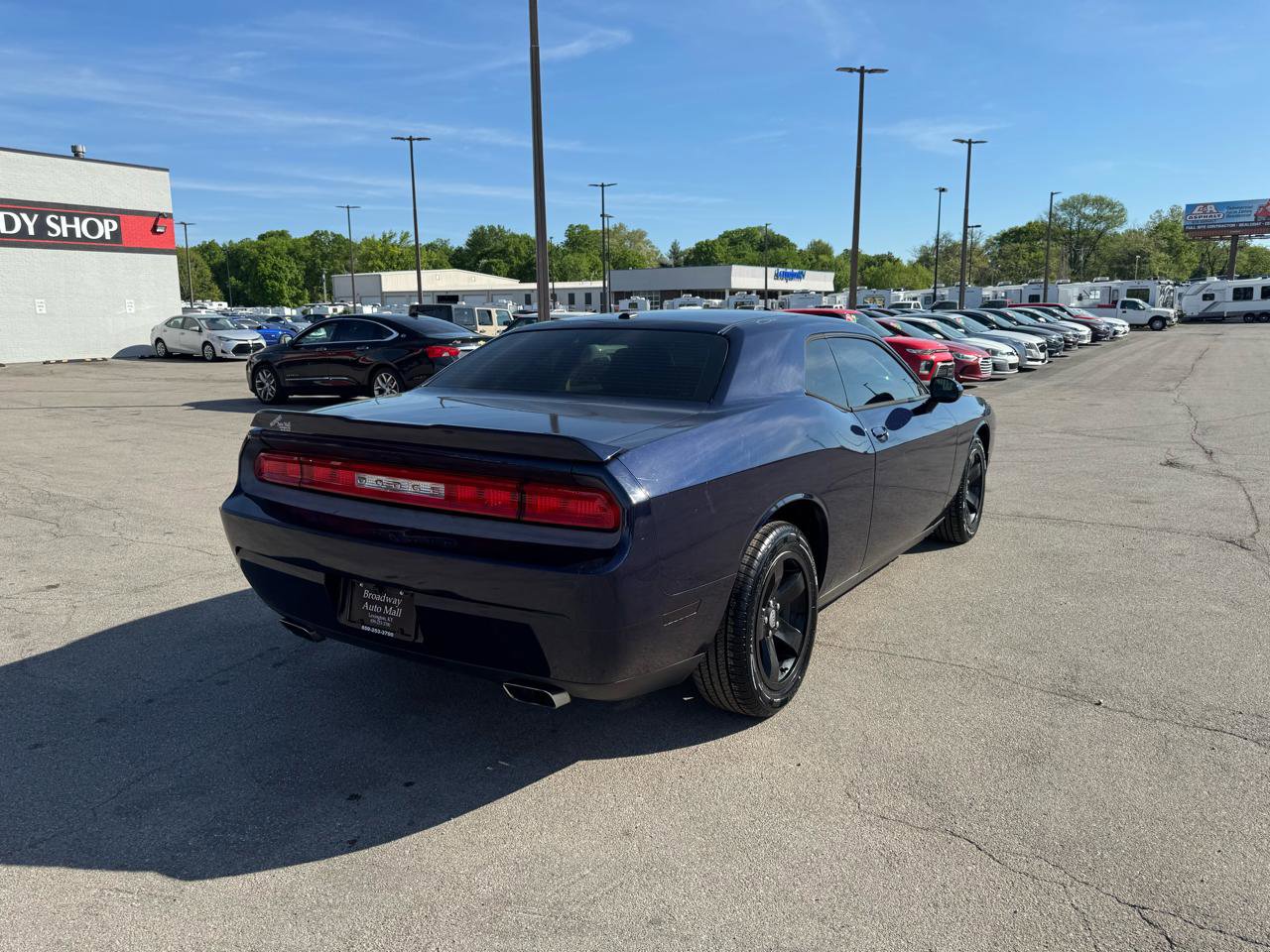 Used 2013 Dodge Challenger SXT RWD image 3