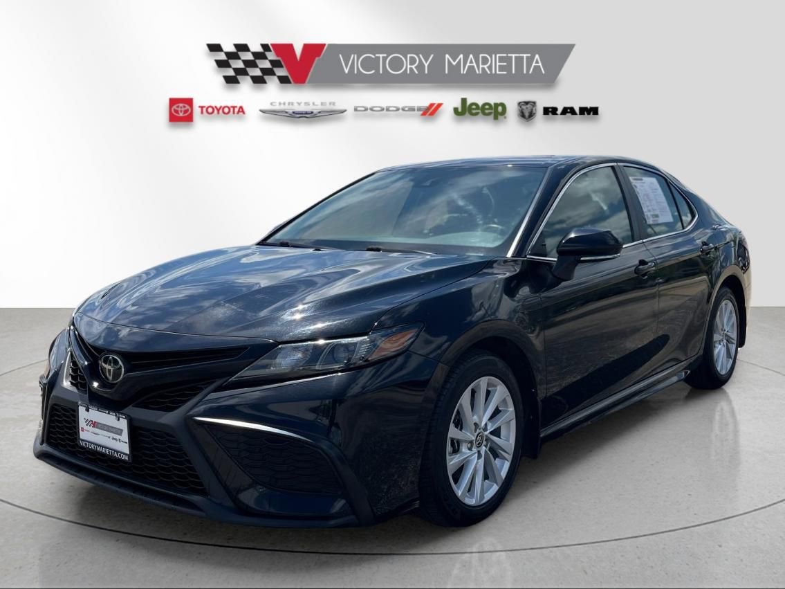 Used 2023 Toyota Camry SE FWD image 1
