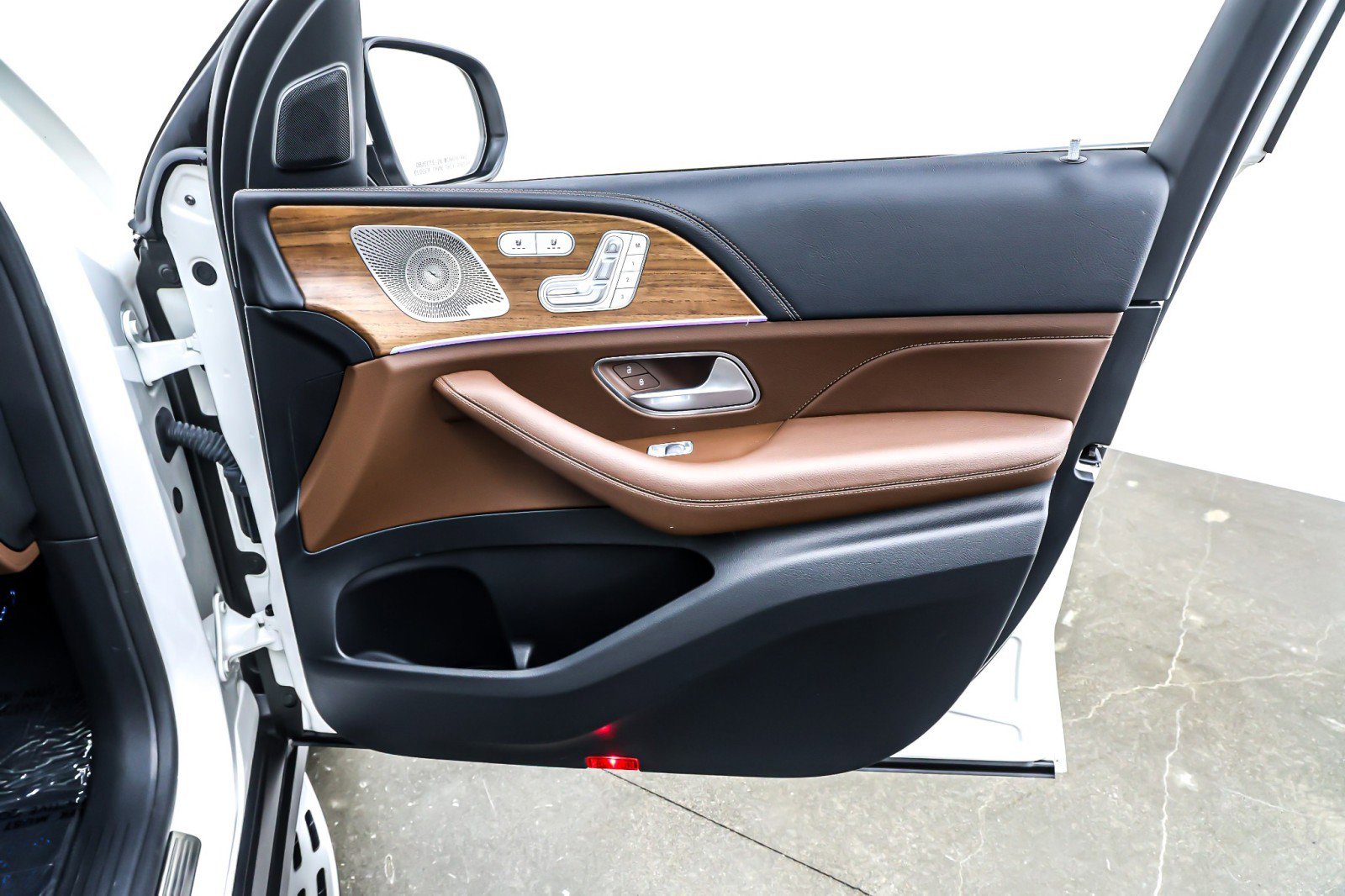 Certified 2024 Mercedes-Benz GLS 450 4MATIC image 26