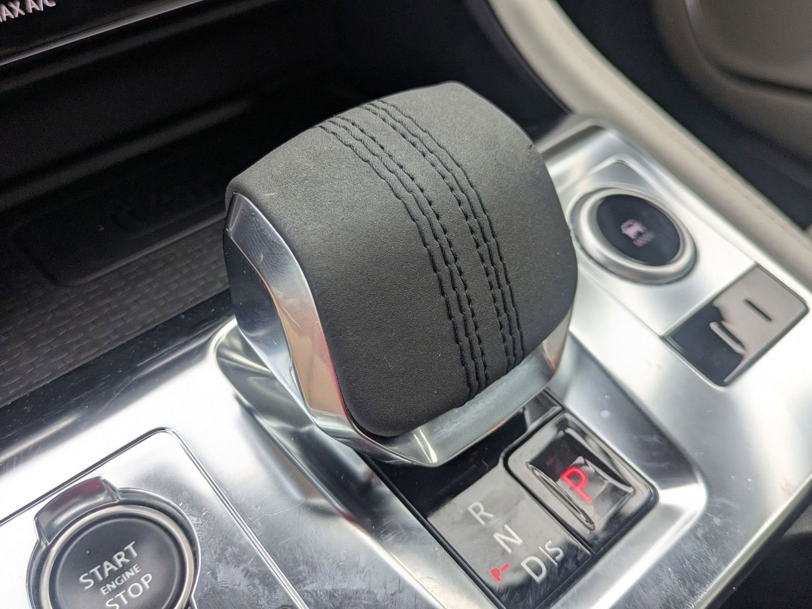 Used 2024 Jaguar F-PACE R-Dynamic S image 12