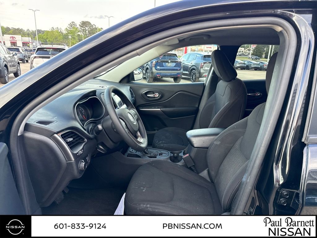 Used 2020 Jeep Cherokee Latitude image 17