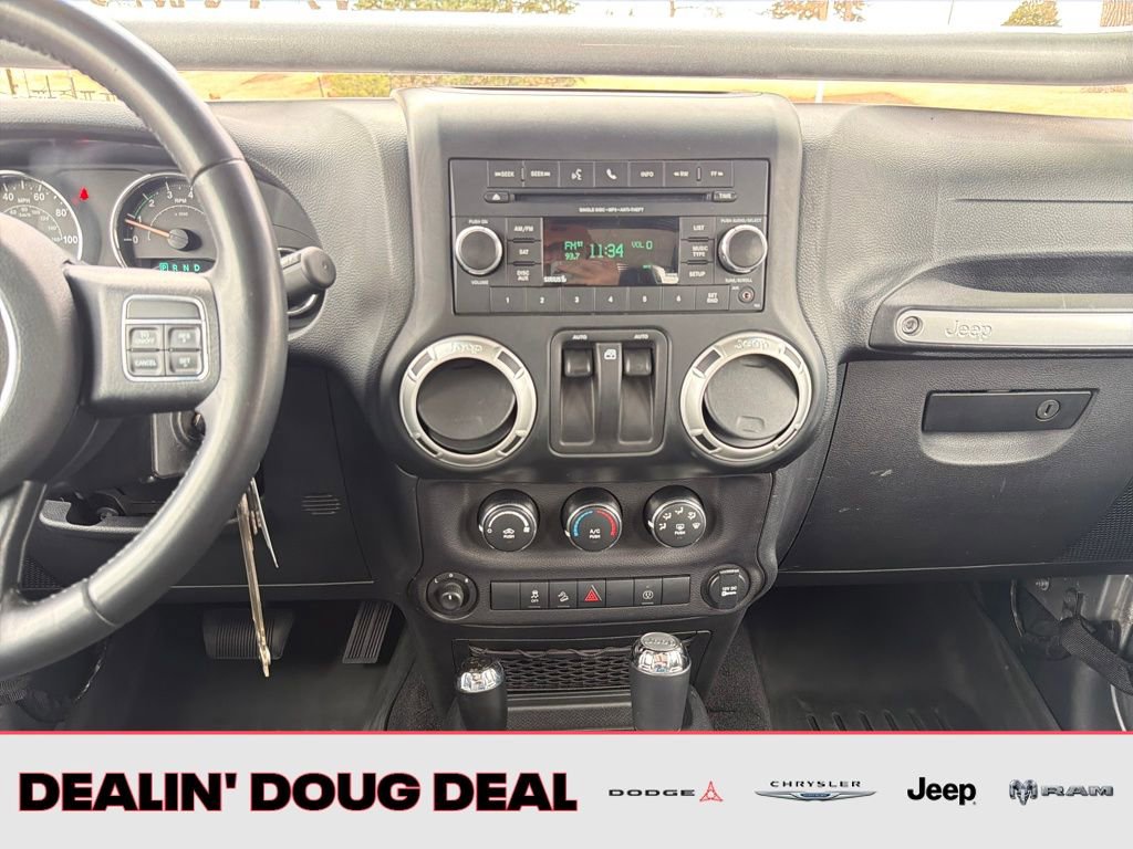 Used 2018 Jeep Wrangler Rubicon w/ Power Convenience Group image 19