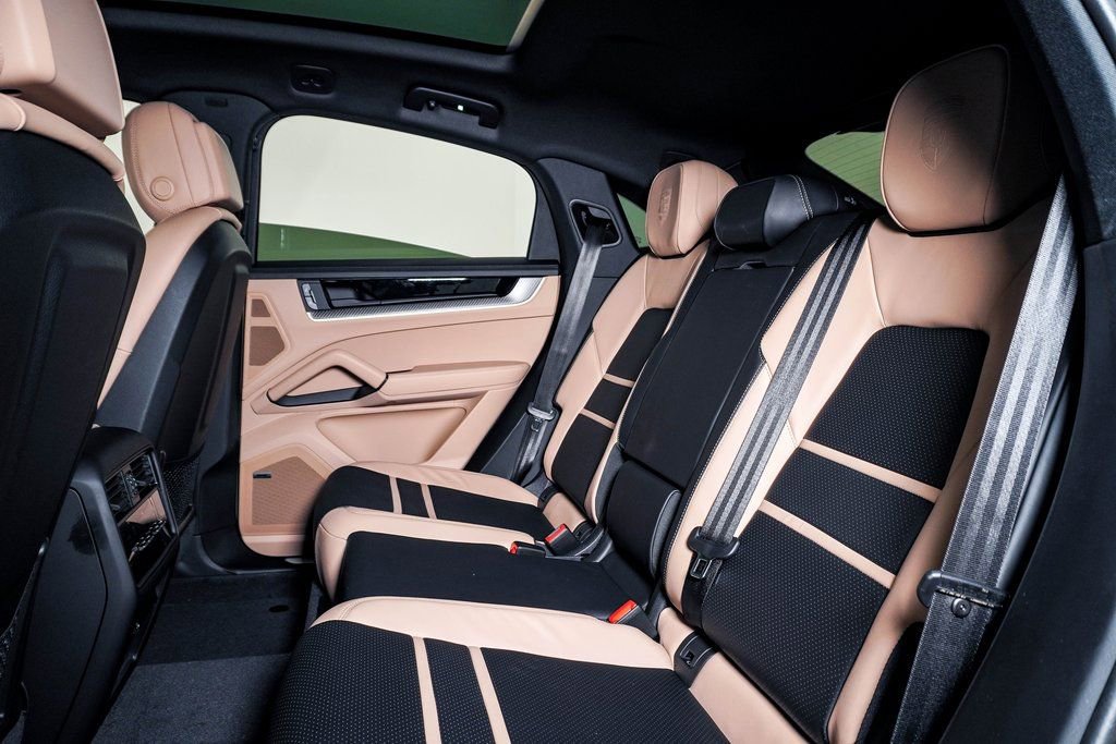 New 2026 Porsche Cayenne S image 17
