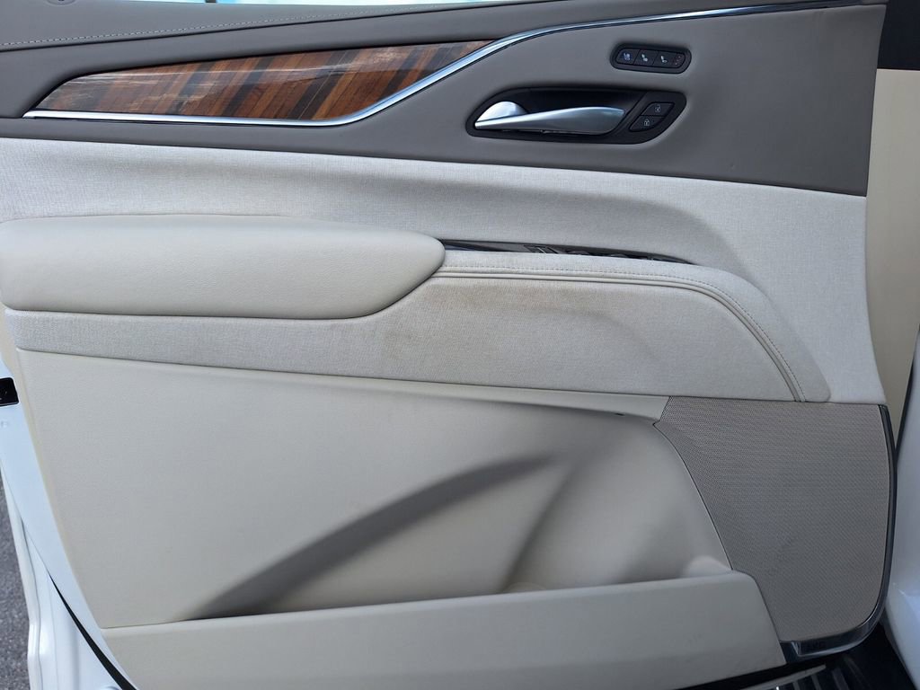 Certified 2024 Cadillac Escalade ESV Premium Luxury Platinum AWD/4WD image 35