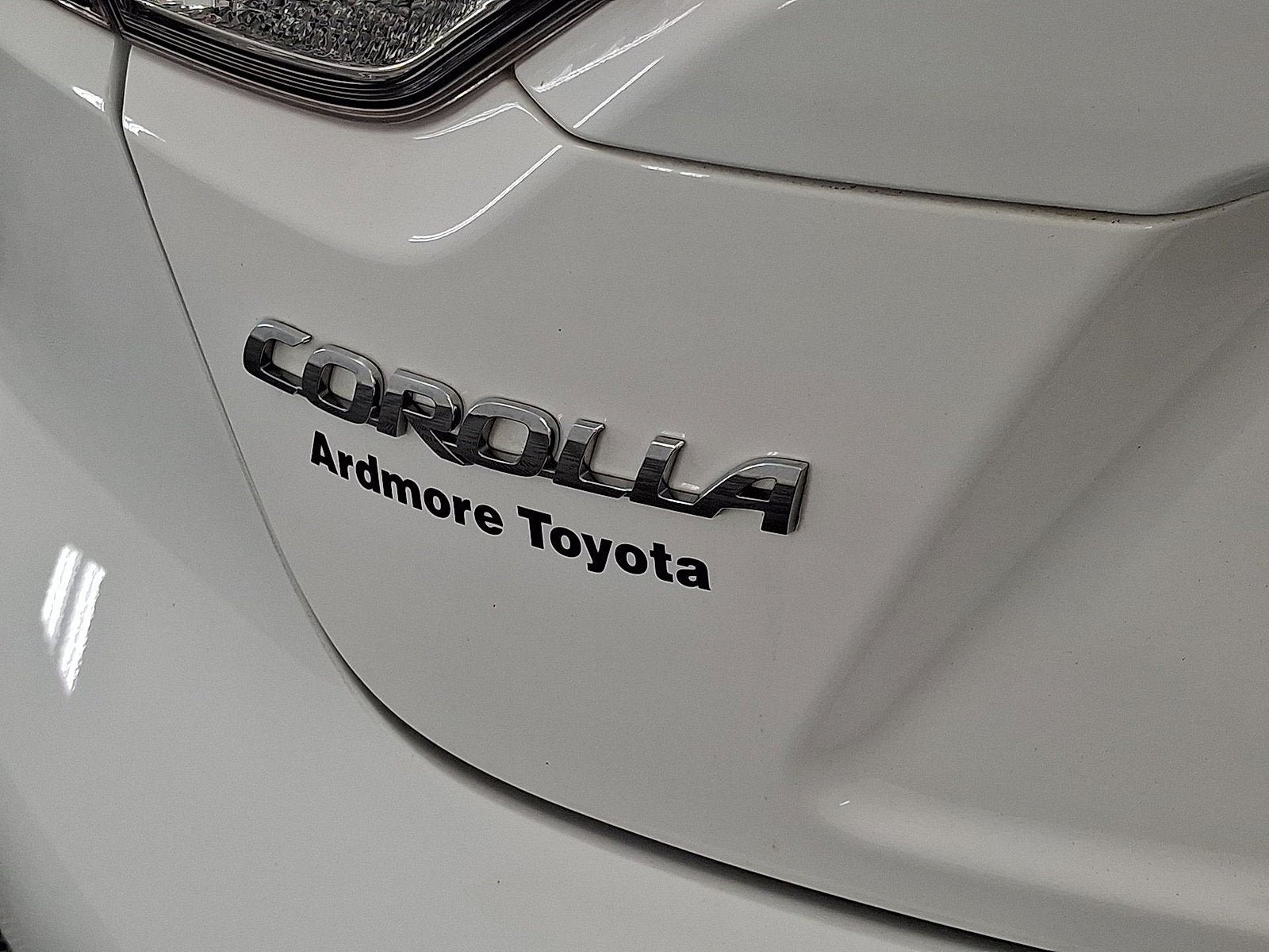 Certified 2025 Toyota Corolla LE FWD image 15