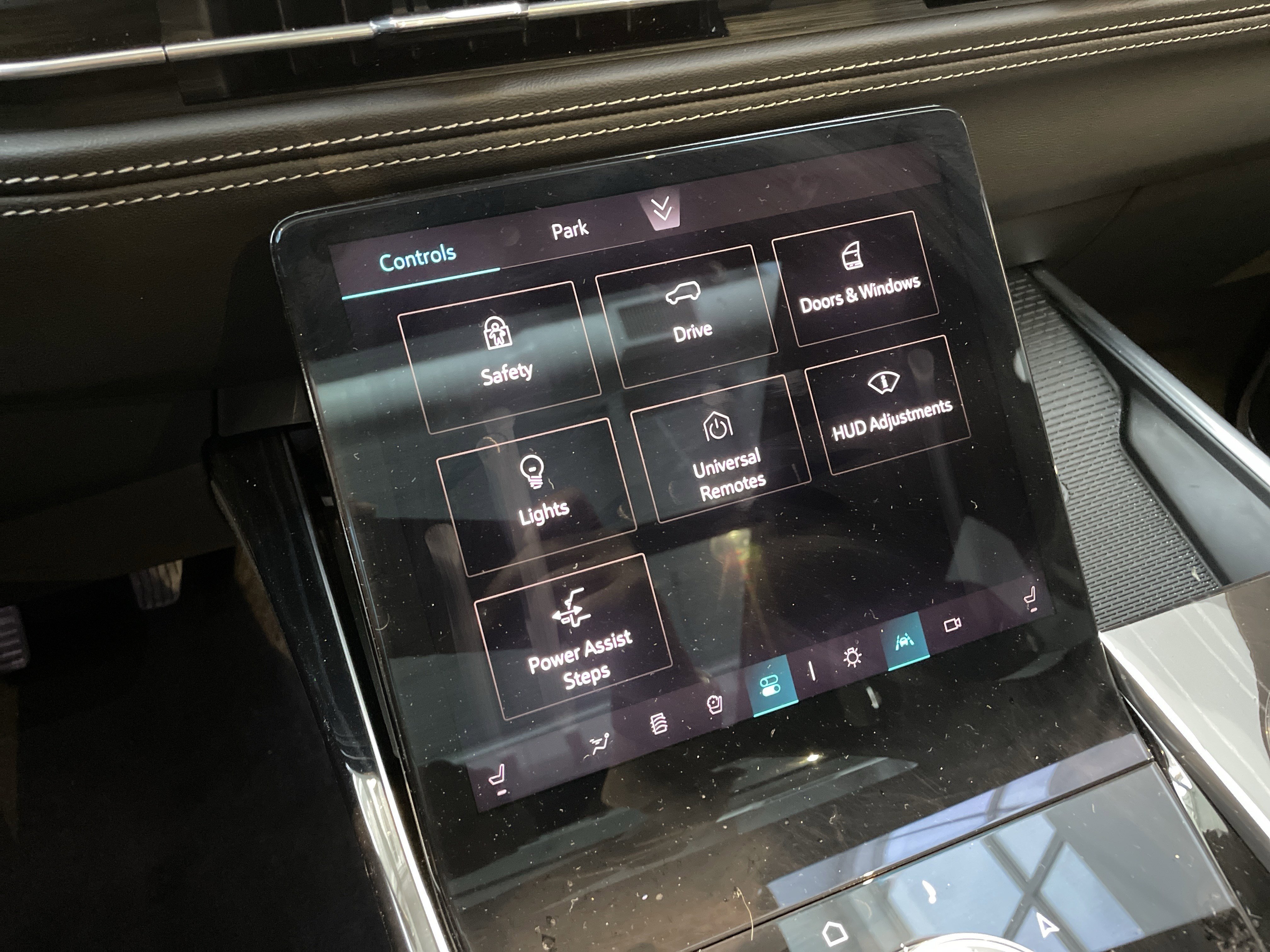 Used 2026 Cadillac Escalade Sport w/ LPO, ONYX Package image 39