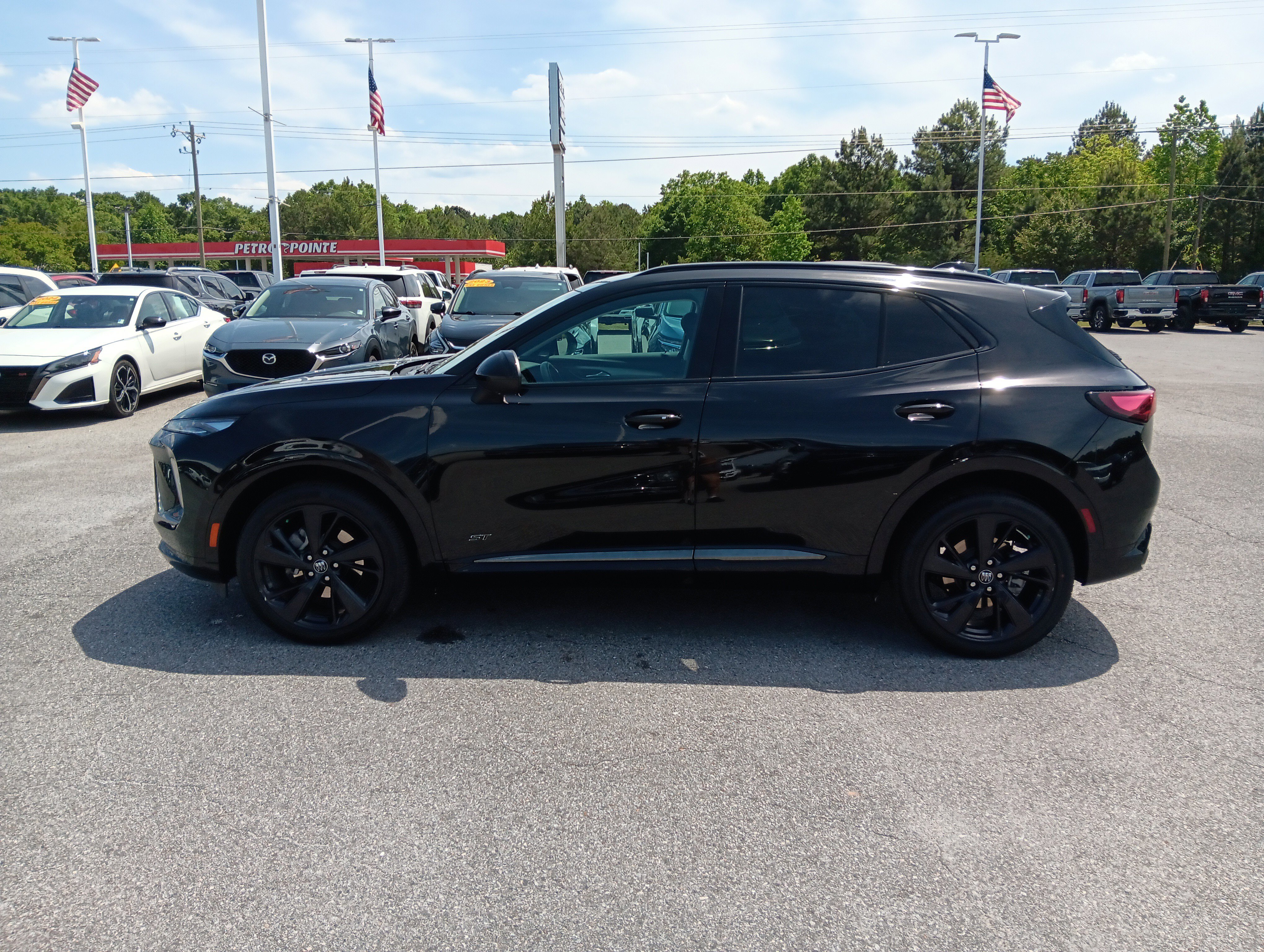 Used 2025 Buick Envision Sport Touring AWD/4WD image 3