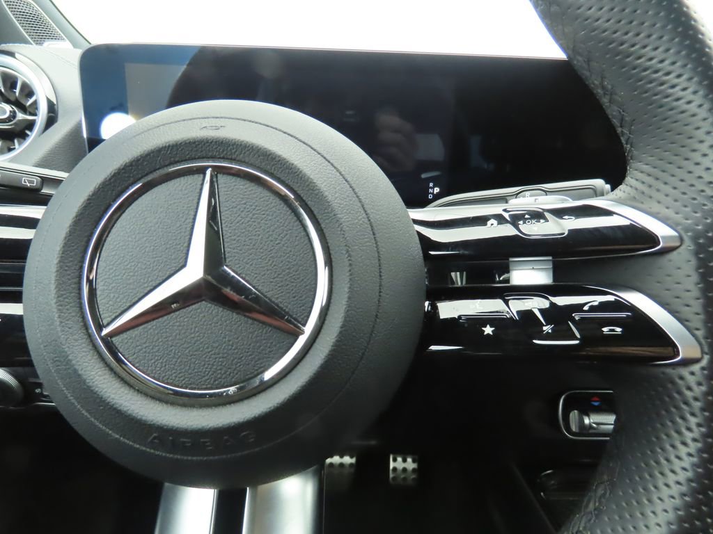 Certified 2025 Mercedes-Benz GLA 250 image 12