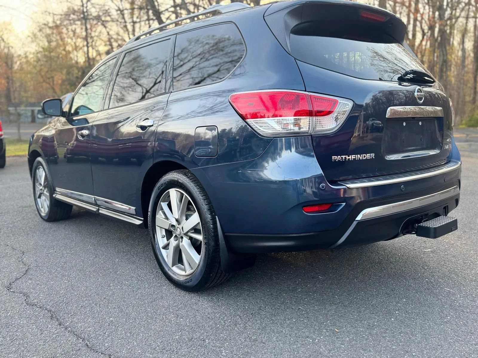 Used 2014 Nissan Pathfinder Platinum w/ Platinum Premium Package AWD/4WD image 5