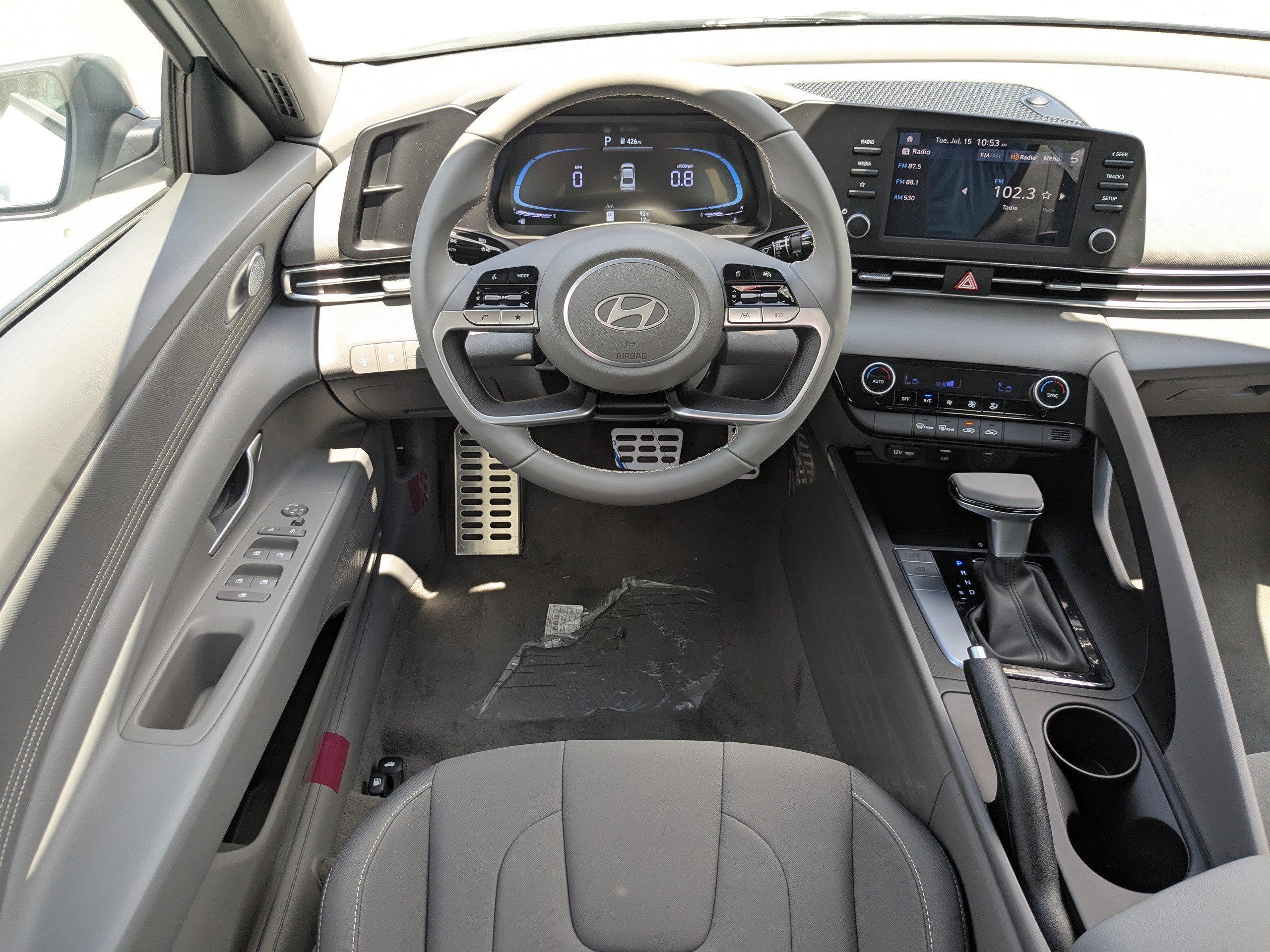 Used 2025 Hyundai Elantra Sport FWD image 12