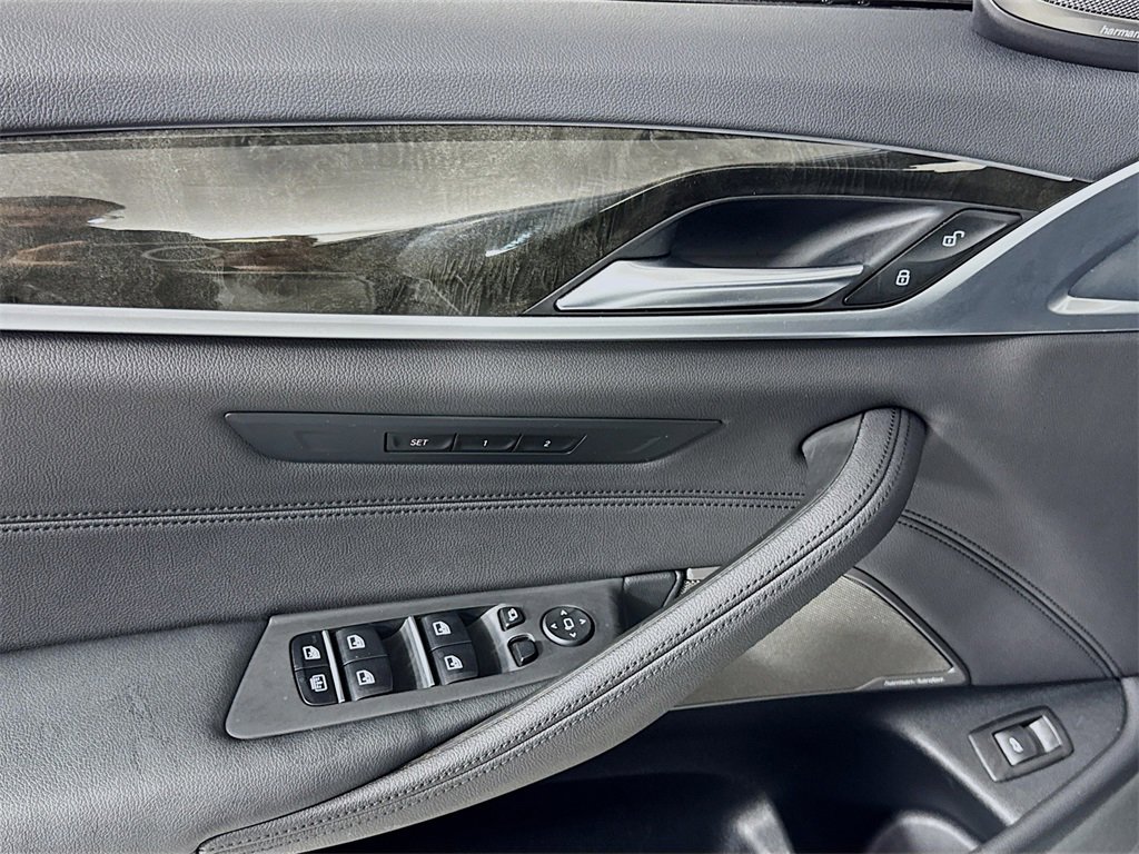 Used 2020 BMW 530i xDrive w/ Executive Package image 20