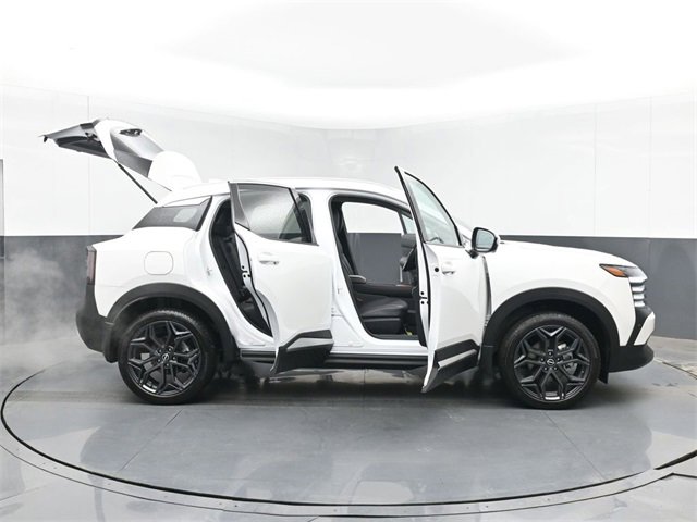 Used 2025 Nissan Kicks SR image 54