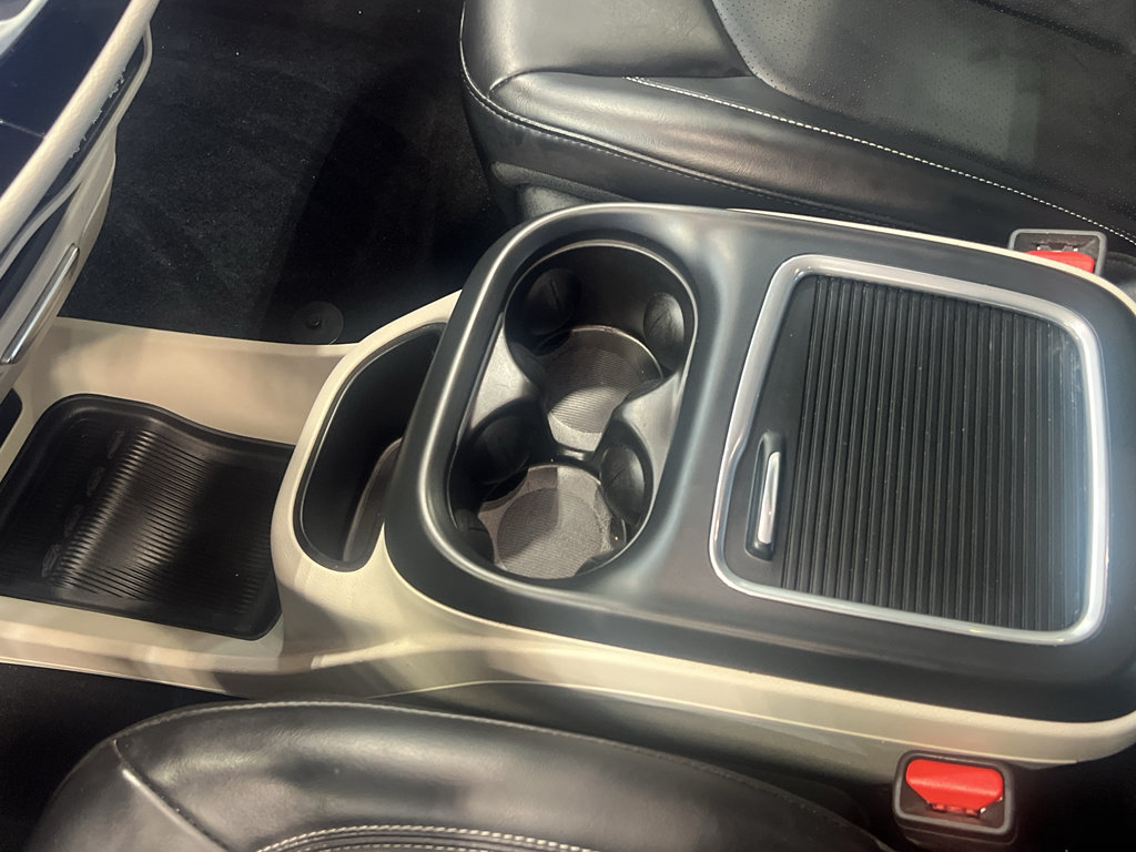 Used 2023 Chrysler Pacifica Touring-L FWD image 19