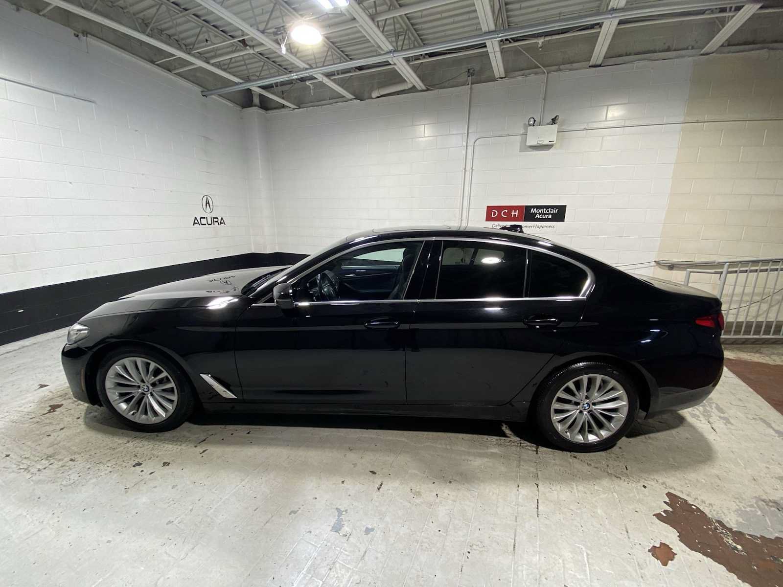 Used 2021 BMW 530i xDrive w/ Convenience Package AWD/4WD image 3