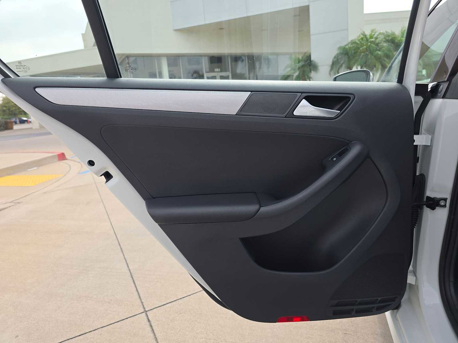 Used 2017 Volkswagen Jetta S image 16