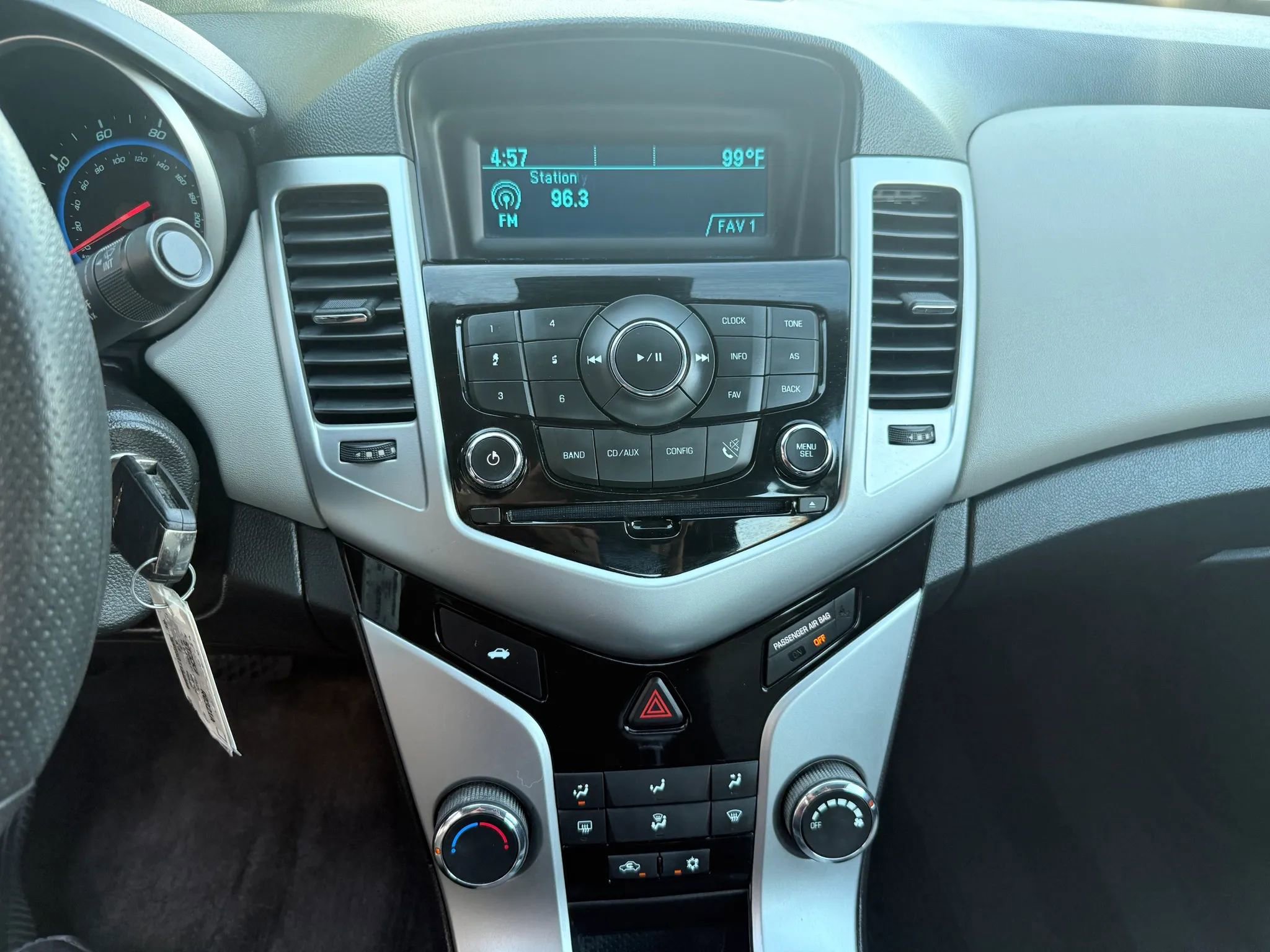 Used 2016 Chevrolet Cruze LS FWD image 13