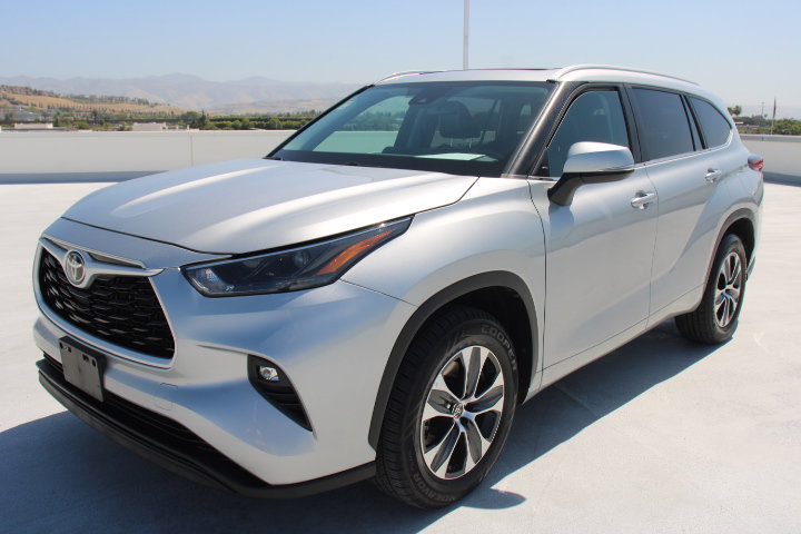 Used 2023 Toyota Highlander XLE FWD image 6