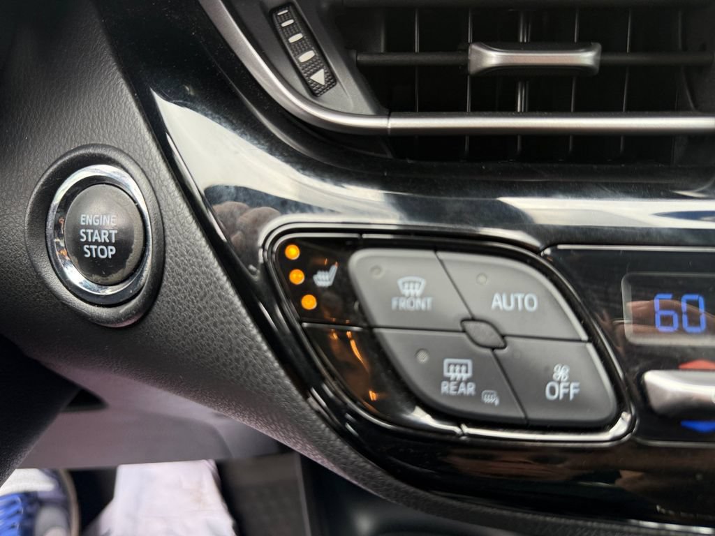 Used 2018 Toyota C-HR XLE FWD image 22