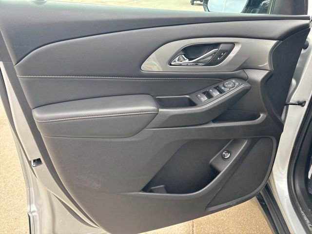 Used 2018 Chevrolet Traverse LT image 13