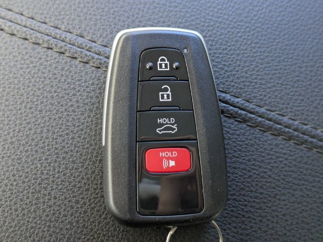 Used 2021 Toyota RAV4 XLE Premium FWD image 33