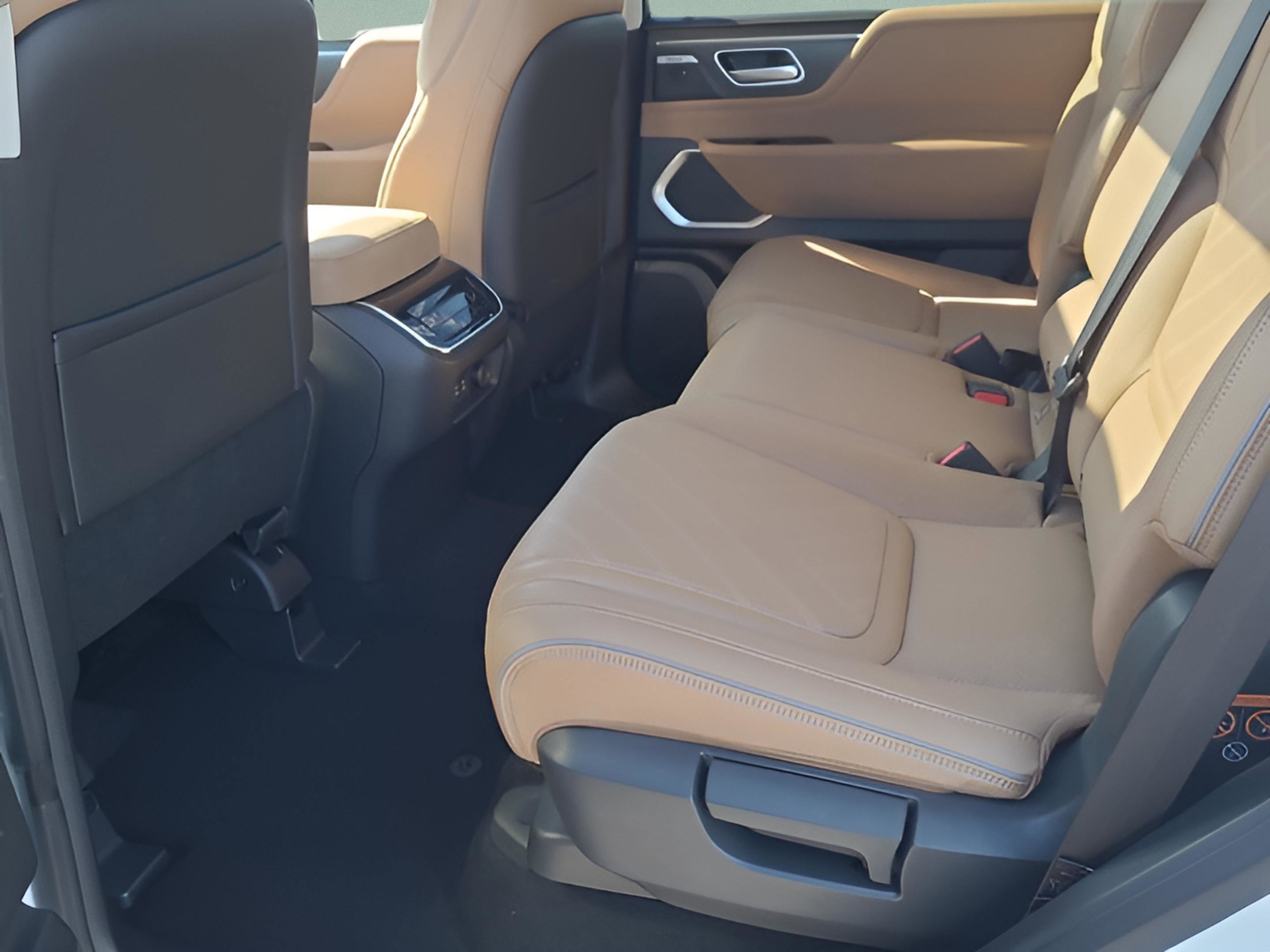 New 2026 INFINITI QX80 Luxe w/ Cargo Package image 11
