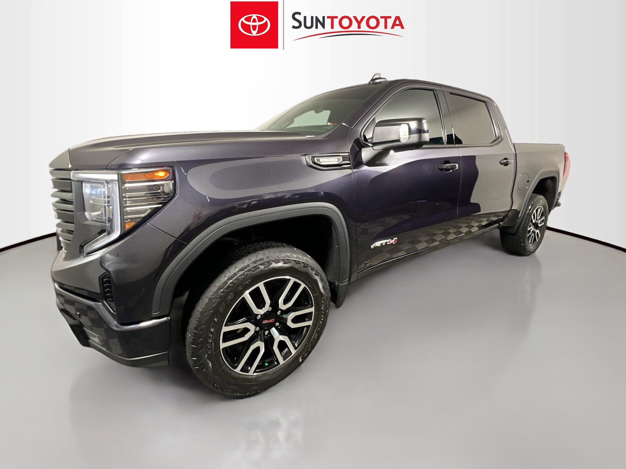 Used 2023 GMC Sierra 1500 AT4 w/ Technology Package image 9
