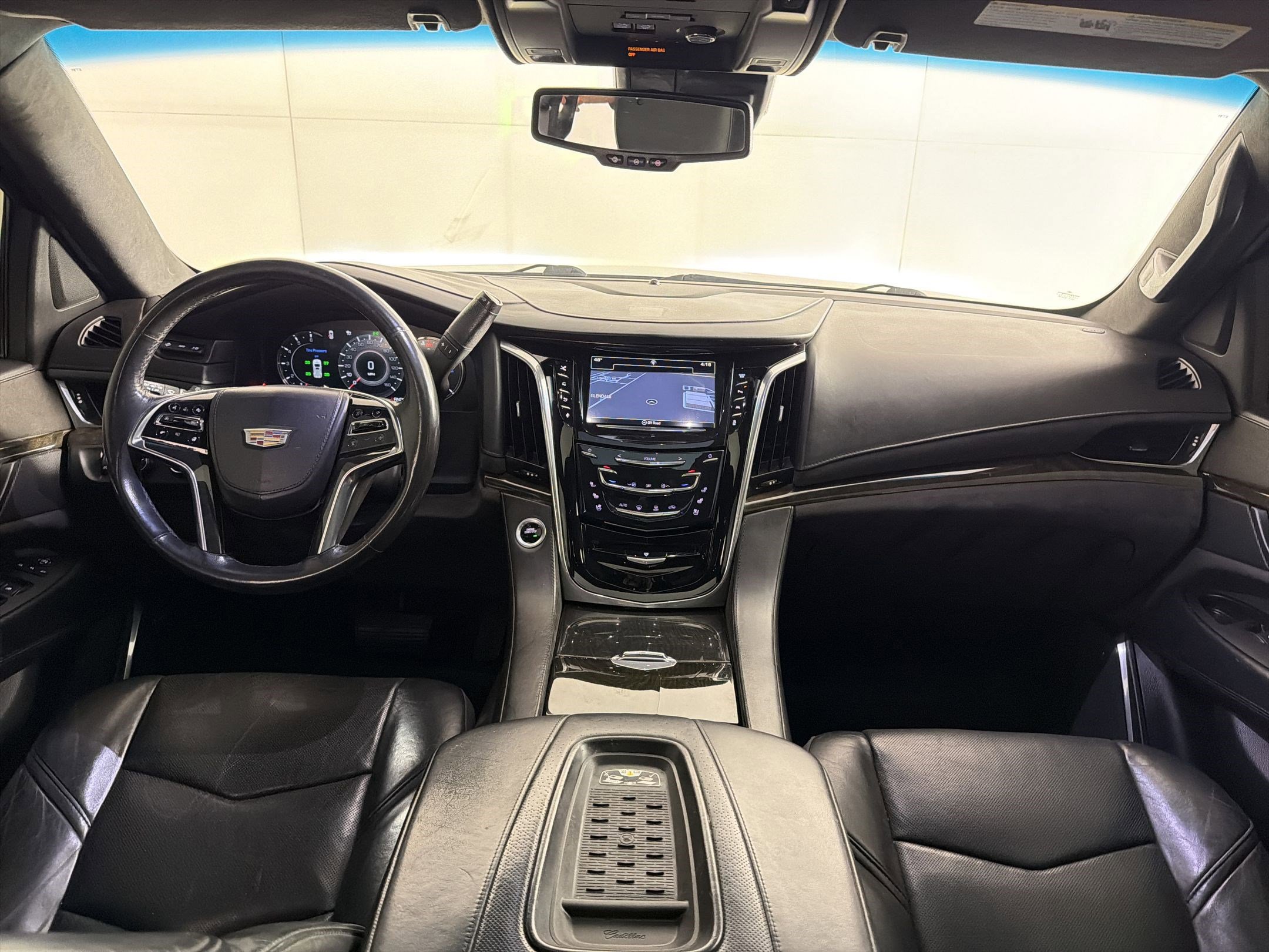 Used 2016 Cadillac Escalade Platinum image 17