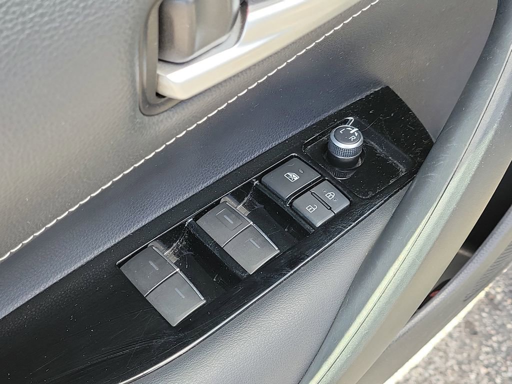 Used 2019 Toyota Corolla SE FWD image 17